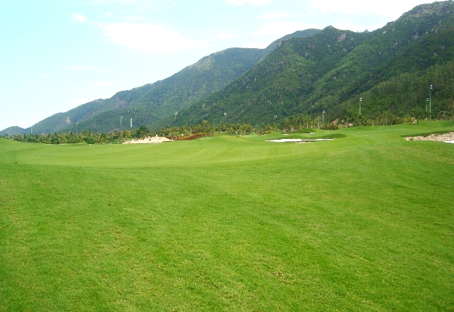 Diamond Bay Golf & Villas (